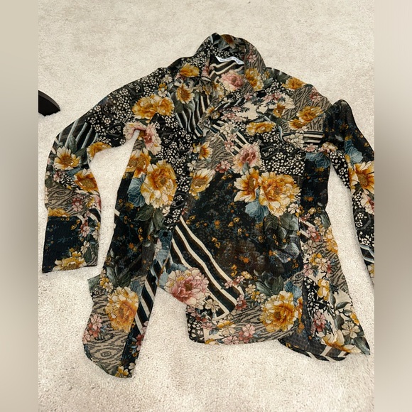 Button down blouse - Picture 2 of 2